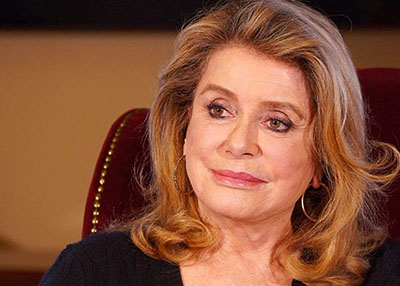 نقل النجمة الفرنسية كاترين دونوف للمستشفى لإصابتها بسكتة دماغية