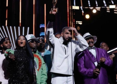 دريك يكسر الرقم القياسي في حفل توزيع جوائز بيلبورد الموسيقية