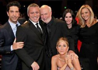 وارنر ميديا تقترب من اتفاق مع نجوم مسلسل (فريندز) لإنتاج حلقة خاصة