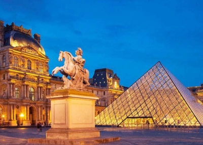 الهرم الزجاجي بمتحف اللوفر يستعد لحفل تفاعلي بمناسبة مرور 30 عاما على إنشائه