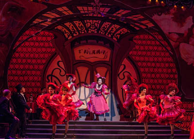 "الأرملة السعيدة" للملحن فرانز ليهار في دبي أوبرا