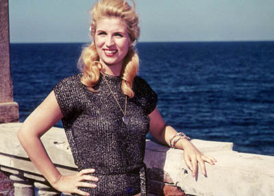 في ذكرى رحيل صباح الرابعة .. ماذا قال النجوم؟