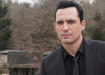 ظافر العابدين يكشف عن أعماله الفنية الجديدة