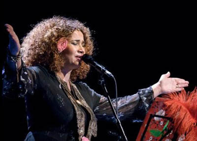 تكريم أم كلثوم بصوت غالية بن علي في دبي أوبرا